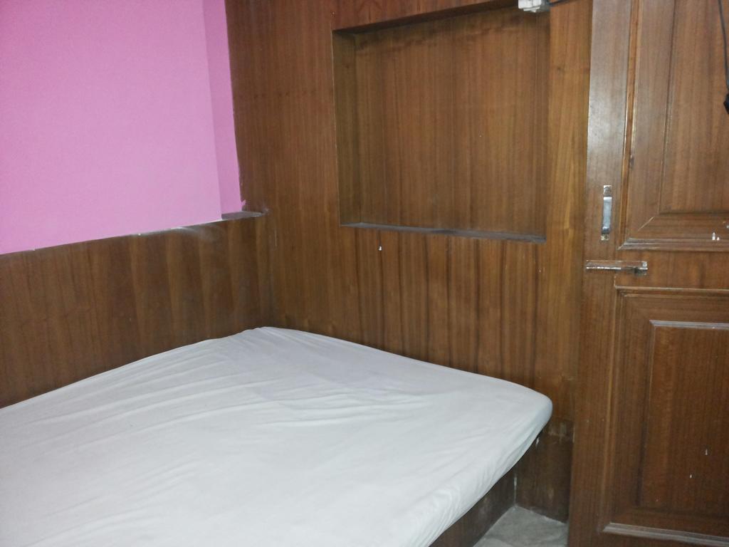 Mahesh Guest House New Delhi Room photo